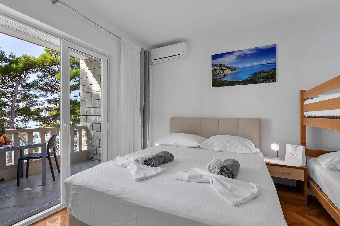 Ganze Ferienwohnung, Pine Canopy Studio Wohnung A9 in Brela, Makarska Riviera