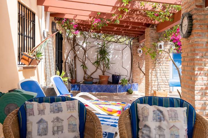 Holiday Villa 'Aljamar Burriana Beach Nerja' with Sea Views, Pool, Terraces & Wi-Fi in Playa de Burriana, Nerja