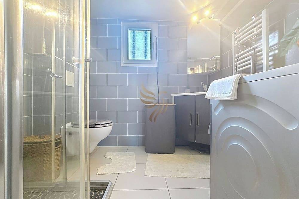 House La Palmeraie 4p-Garden-wifi-park-jacuzzi in Biot, Cannes region