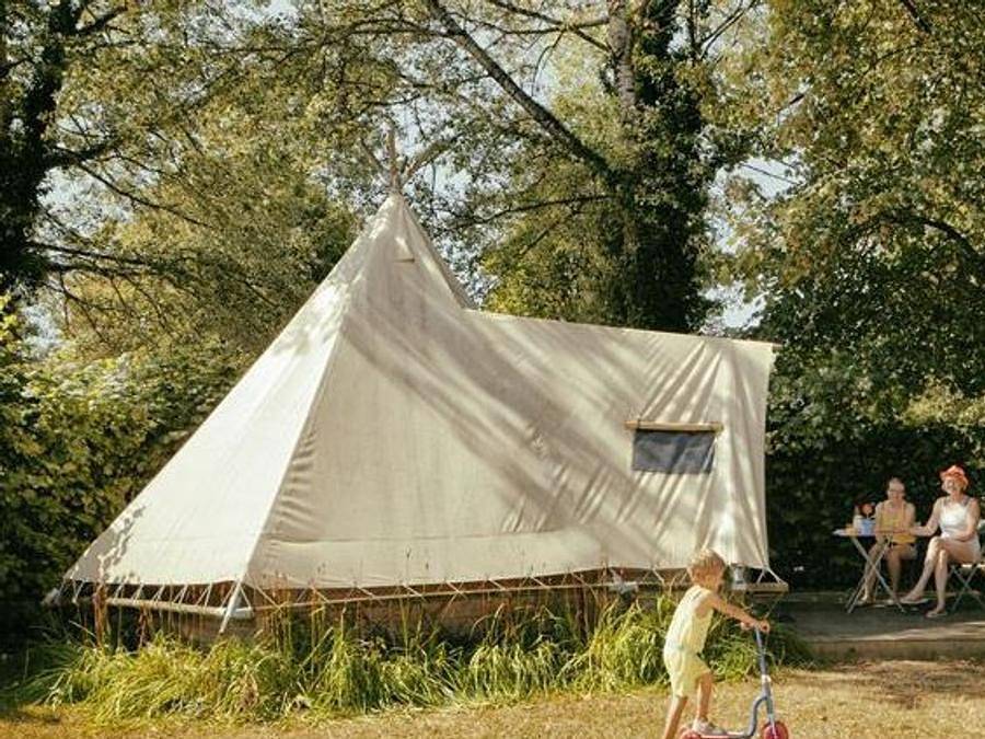 Camping La Saline - Unique 4 personnes - Tipi (sans sanitaires) in Arc-et-Senans, Doubs