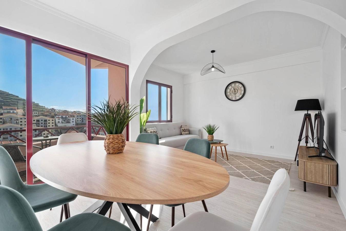 Apartamento entero, Casa Lobos - T3 em Câmara de Lobos com Vista Mar e Jardim in Câmara de Lobos, Isla de Madeira