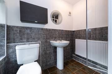 Holiday Rental for 7 People in Stoke-on-Trent, West Midlands, Photo 4