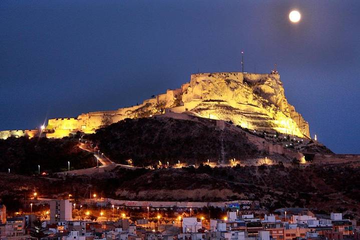 Casa de huéspuedes para 2 personas, con vistas en Alicante