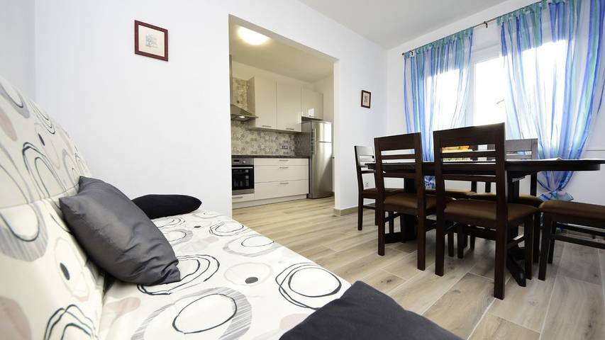 Ferienwohnung für 4 Personen, mit Terrasse in Biograd na Moru - 3
