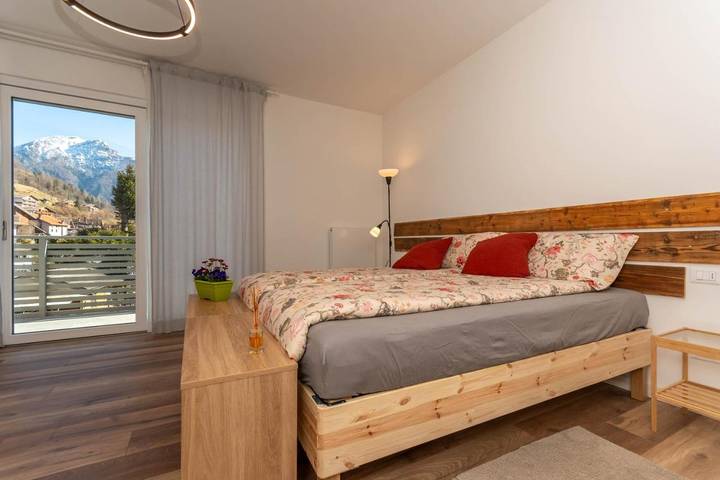 Appartamento per 7 persone, con panorama e giardino nonché balcone in Agordo
