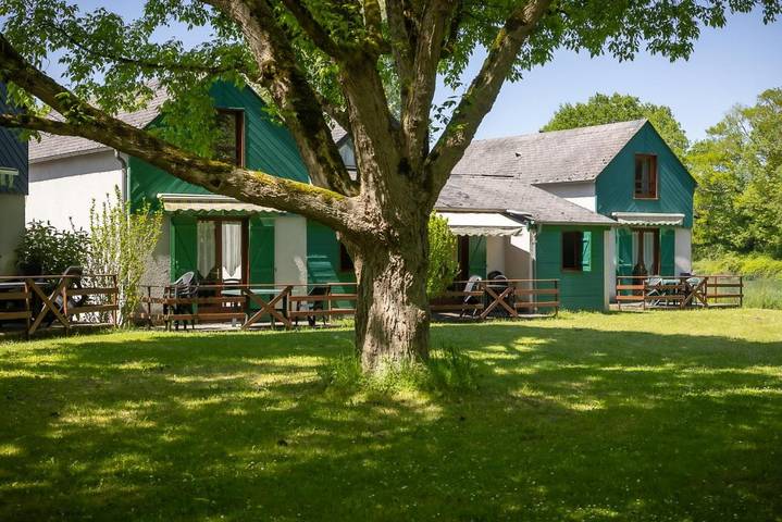 Location de vacances pour 4 personnes, avec jardin et piscine ainsi que vue et terrasse à Lestelle-Bétharram - 2