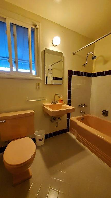 Comfy Furnished 3B/2B House in Central Redwood City in Redwood City, Silicon Valley