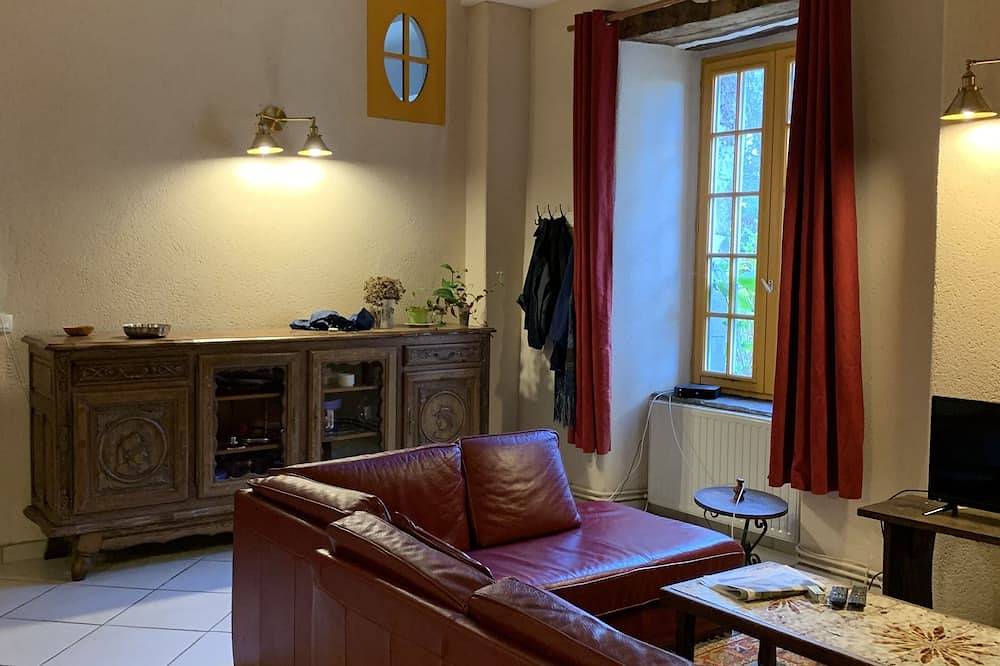 Apartamento entero, 17th century property between the pink granite coast and Lannion, apartment 70m2 in Saint-Quay-Perros, Costa de granito rosa