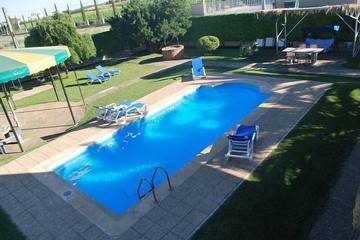 Gîte pour 10 personnes, avec balcon et jardin à Olite