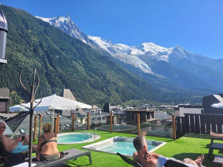 Hôtel pour 2 personnes, avec sauna et vue ainsi que piscine et terrasse