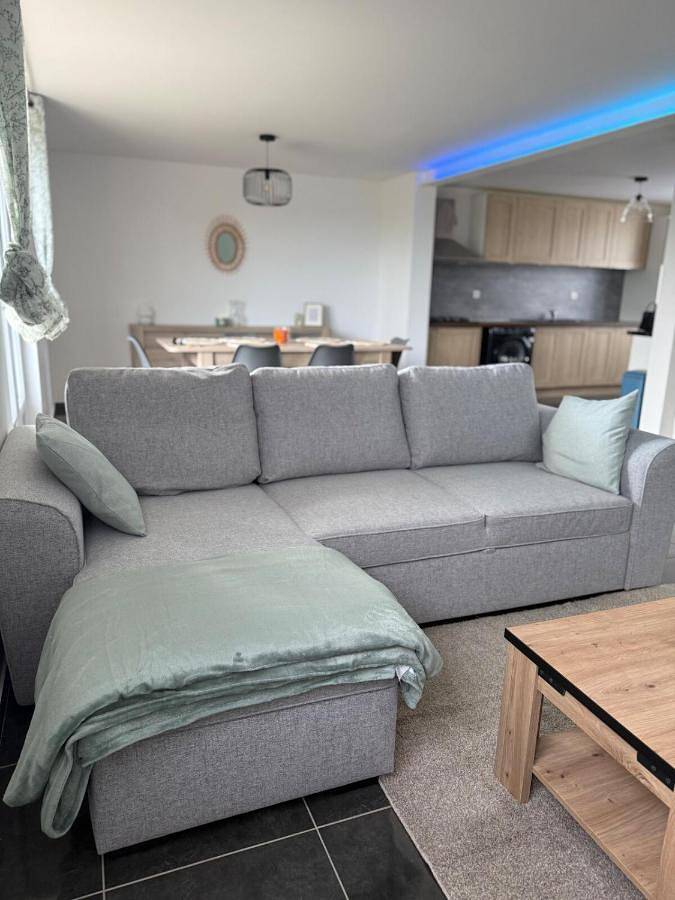 Gîte pour 6 personnes, avec vue et terrasse à Méreau