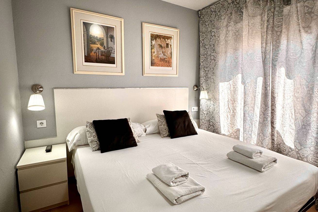 Entire apartment, Rentalsevilla On the banks of the Guadalquivir in Central Seville, Sevilla