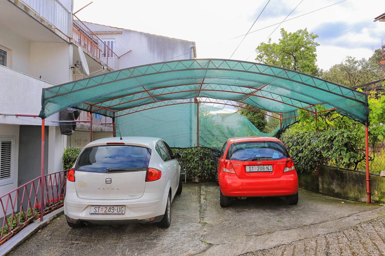 Entire apartment, Two bedroom apartment with balcony and sea view Arbanija, Čiovo A-15595-a in Arbanija, Ciovo