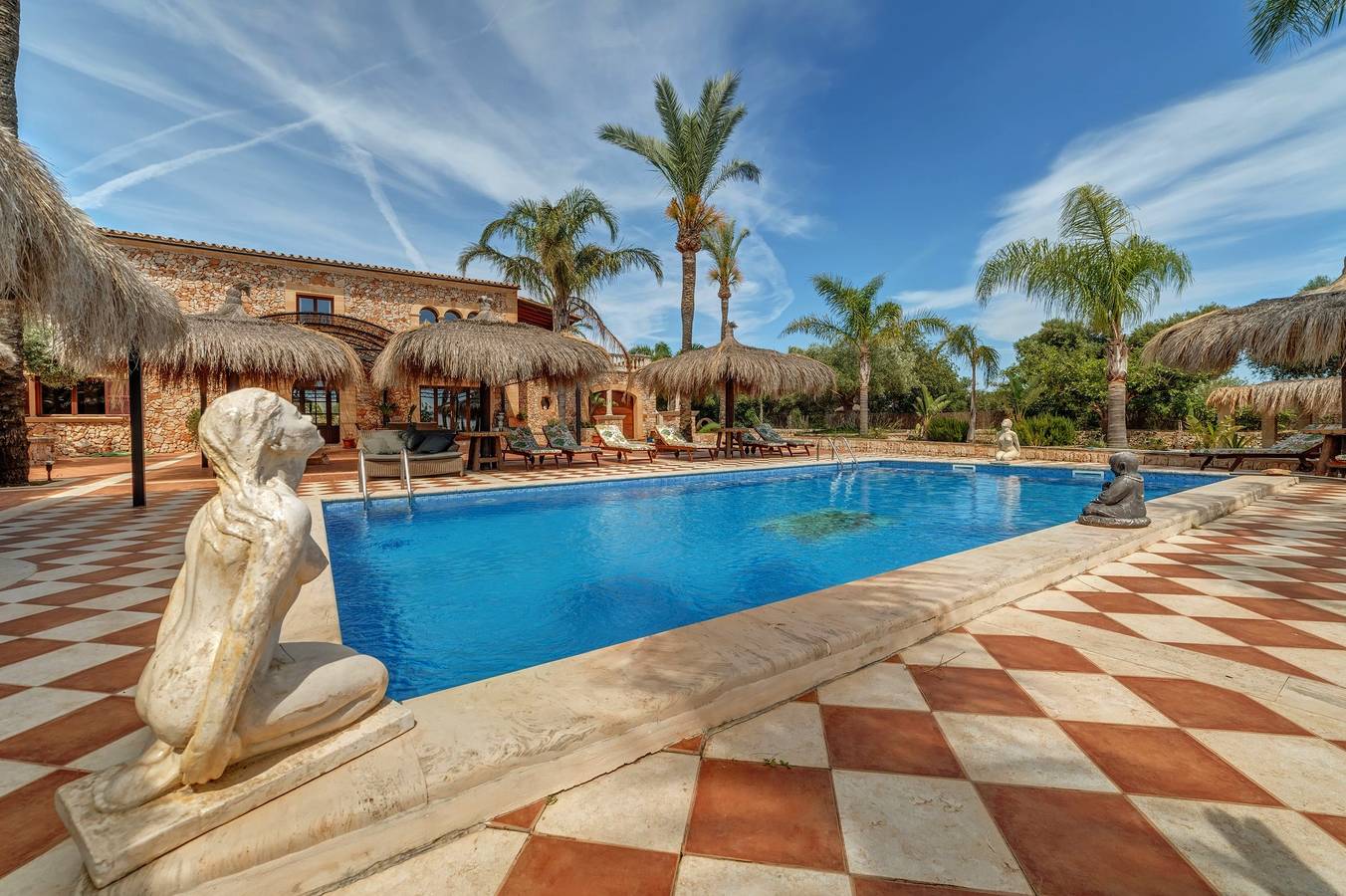 Natural stone villa with pool and jacuzzi - Villa Casa Grande in Santanyí, South Majorca