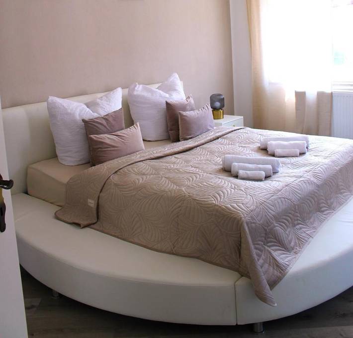 Ferienwohnung für 8 Personen, mit Terrasse und Garten in Treuchtlingen