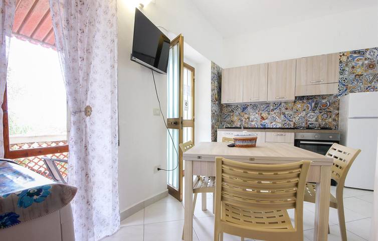 Ganze Ferienwohnung, Gemütliche Wohnung mit WLAN und Parkplatz, 900 m vom Strand entfernt in Casal Velino, Cilento Coast