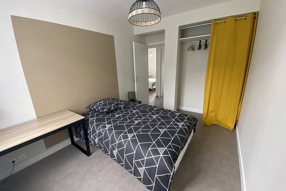Appartement entier, Superbe logement situé en centre-ville avec parking in Troyes, Aube