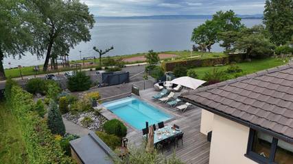 Cottage pour 8 personnes, avec piscine et terrasse ainsi que jardin et vue sur le lac à Anthy-sur-Léman