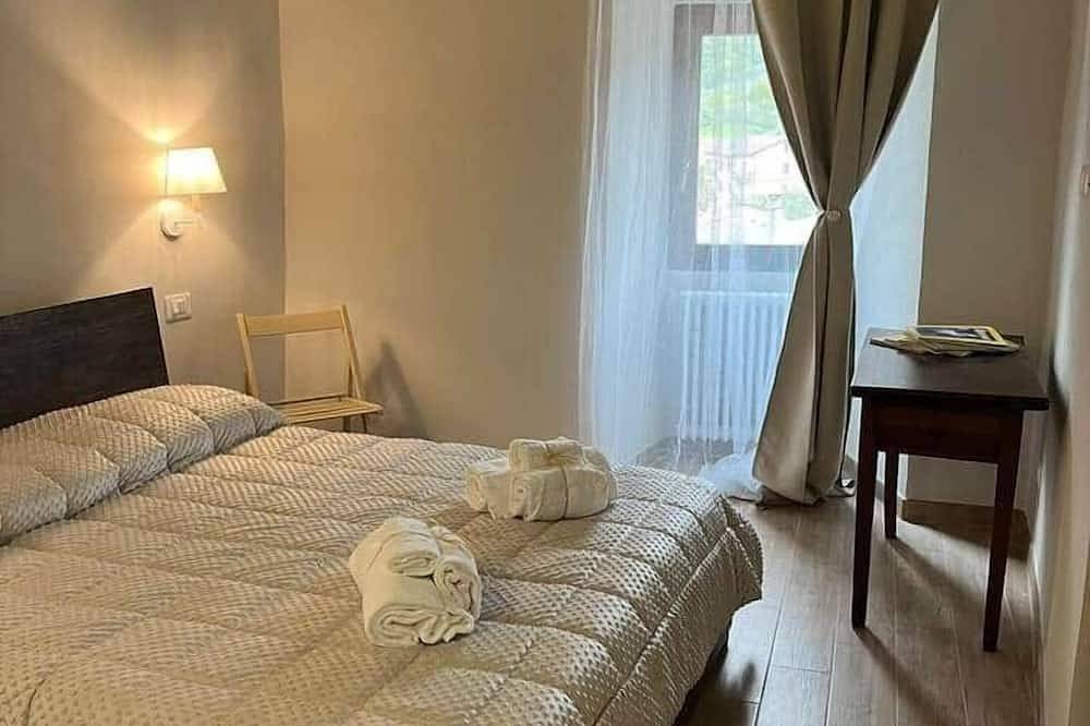 Hel leilighet, A Blue Primrose in the hamlet in Montecchio, Provinsen Terni