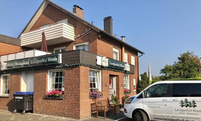 Hotel, mit Terrasse und Garten in Rheda-Wiedenbrück