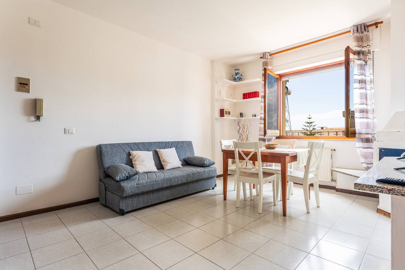 Ganze Wohnung, Ferienwohnung 'Su Planu Haus' mit privater Terrasse, Wlan und Klimaanlage in Selargius, Campidano
