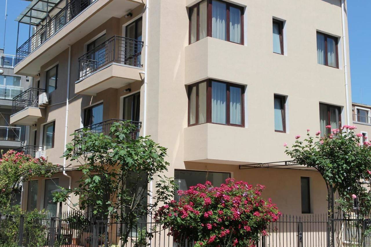 Flowers Apartments in Nessebar, Bourgas (oblast)