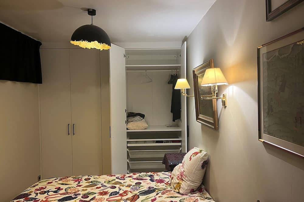 Appartamento intero, 2-room apartment like a house in Parigi, Ile-de-France
