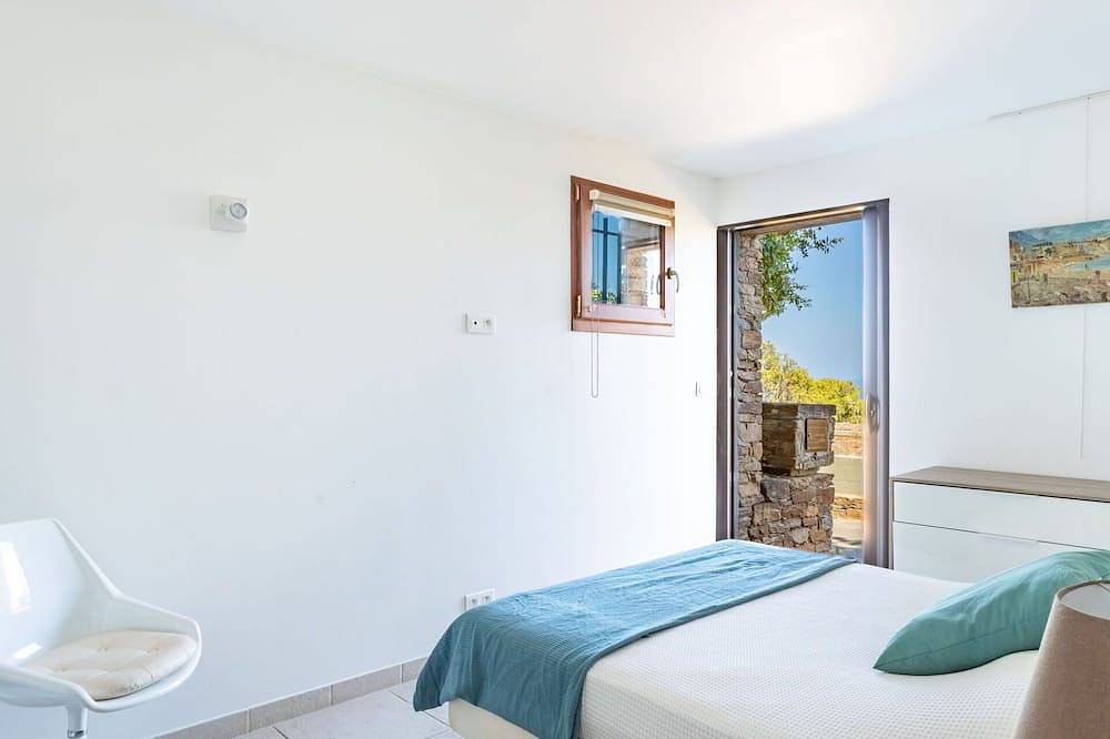 Schönes  Ferienhaus für 6 Personen mit  W-Lan, Tv und Terrasse in Cap Bénat, Bormes-les-Mimosas