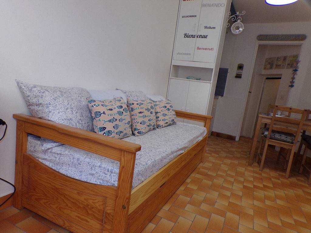 Appartement entier, Studio.Situation idéale.Port à 50m,plages 250m, Marseille à 20 km in Cassis, Parc national des Calanques