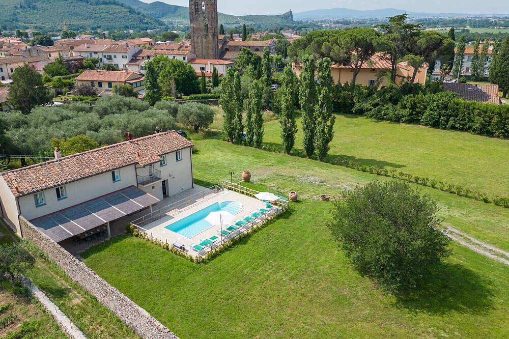 Piscina Privata -Agriturismo Fattoria La Pieve- Villa Nerino 8 km da Pisa in Calci, Pisa e dintorni