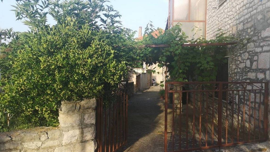 Entire apartment, Studio flat with balcony Supetar, Brač As-23901-a in Supetar, Brac