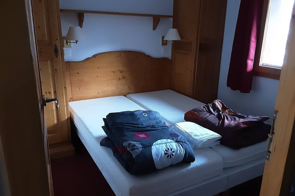 Entire apartment, Furnished tourist accommodation **** with swimming pool, sauna, hammam, alt 2050m in Plagne Village in Plagne Villages, La Plagne-Tarentaise