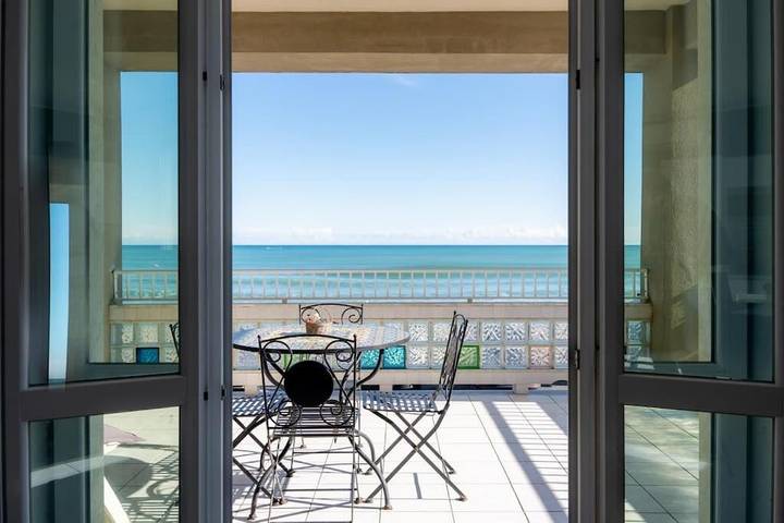 Location de vacances pour 5 personnes, avec balcon et vue, adapté aux familles à Agnone Bagni - 3