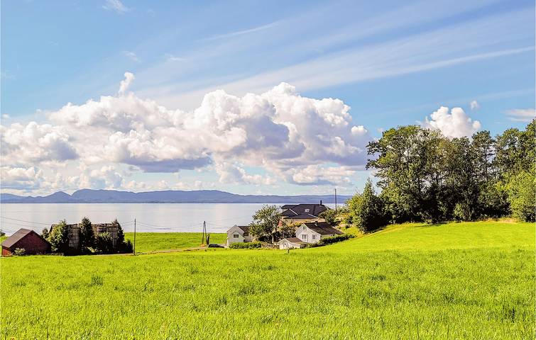 Ferienhaus für 6 Personen mit Garten in Fusa
