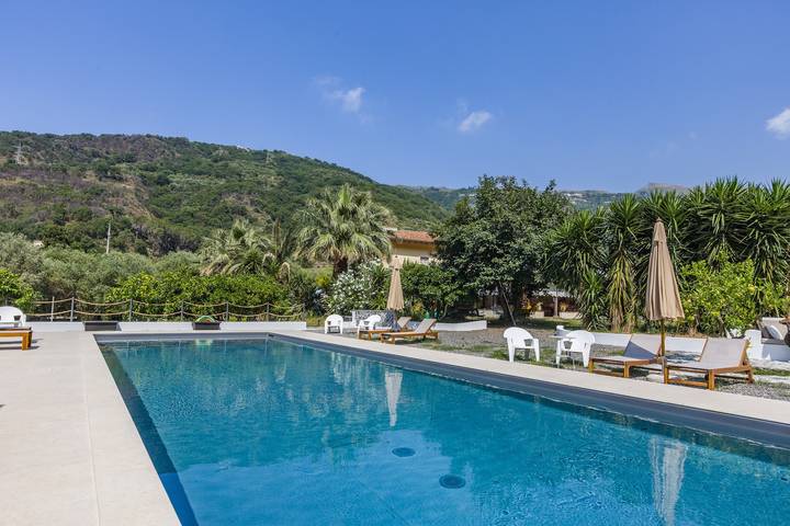 Villa per 5 persone, con Giardino a Barcellona Pozzo di Gotto
