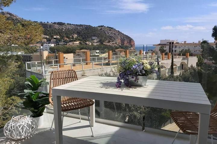 Ferienwohnung für 2 Personen, mit Balkon und Terrasse sowie Garten und Pool in Canyamel