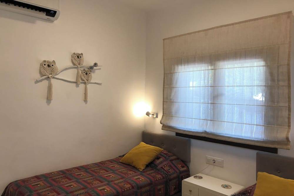 Benissa Vacation villa rental near beach, private pool, internet access, aircon in La Fustera, Benissa