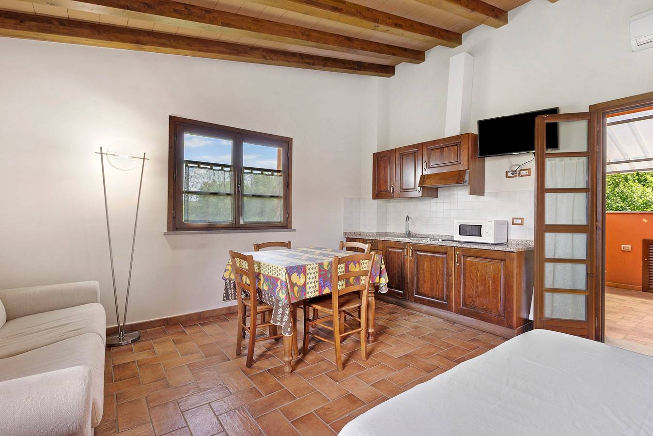Ganzes Studio, Einzimmerapartment 'Numero 4' mit gemeinschaftlichem Garten, Balkon und Klimaanlage in Montopoli in Val d'Arno, Pisa Provinz