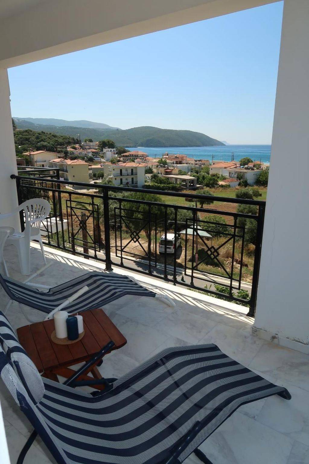 Ganze Wohnung, Mit Blick auf das Wasser in Finikounda, Messenien
