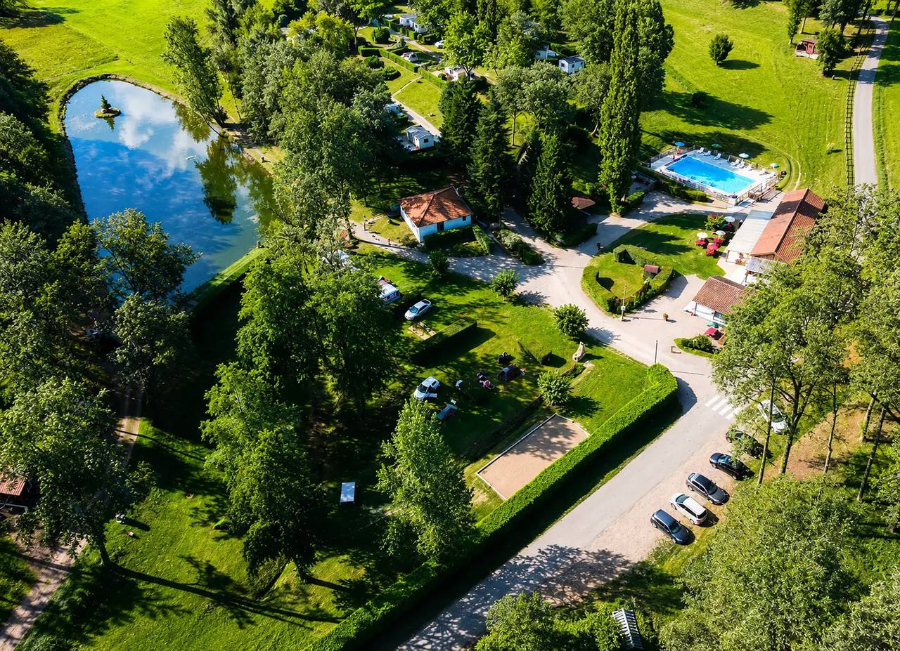 Komfort-Chalet – 2 Schlafzimmer 4 Personen in Abjat-sur-Bandiat, Regionaler Naturpark Périgord-Limousin
