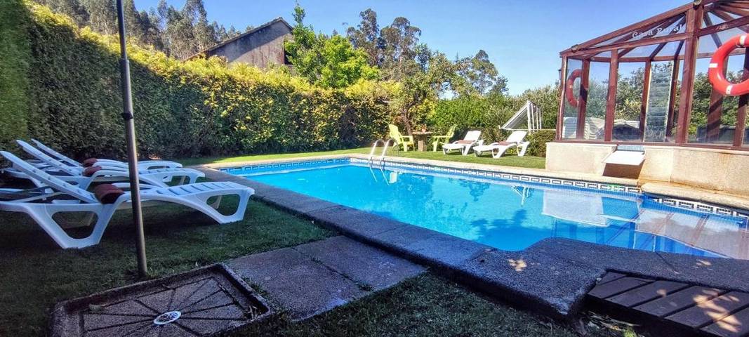 Casa rural para 13 personas, con jacuzzi y piscina además de terraza y jardín, Se admiten mascotas en Provincia de Pontevedra - 4