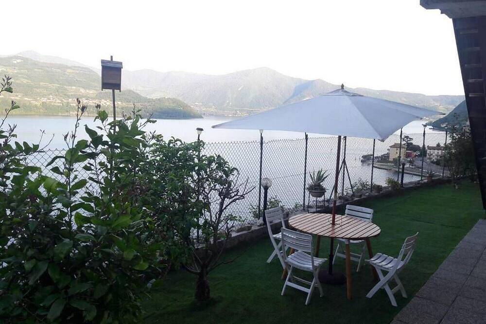 Appartement entier, Appartement sur le lac d'Iseo in Tavernola Bergamasca, Commune de Tavernola Bergamasca