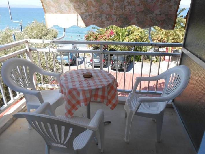 Location de vacances pour 3 personnes, avec Balcon ainsi que Terrasse et Vue dans Mikra Mandinia - 3