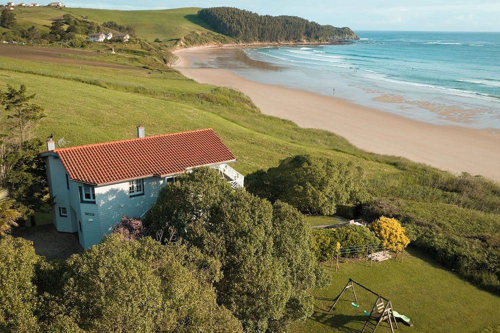 Rumoroso Oyambre Cantabria, Fairy tale house in Oyambre beach, near Comillas in San Vicente de la Barquera, Oyambre Natural Park