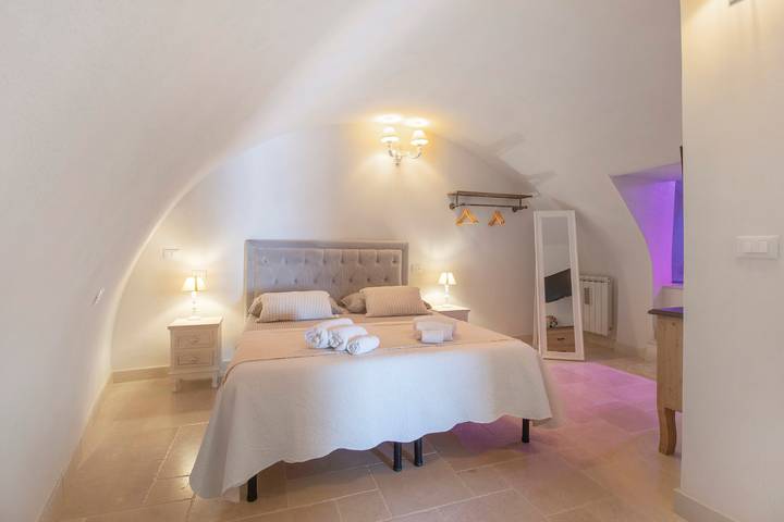 Entire apartment, Apartment 'Tuccia' with Balcony, Wi-Fi and Air Conditioning in Ostuni, Salento