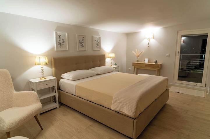 Romantic Villa with Woodland on the Wine Route in Chiusano di San Domenico, Avellino Provinz