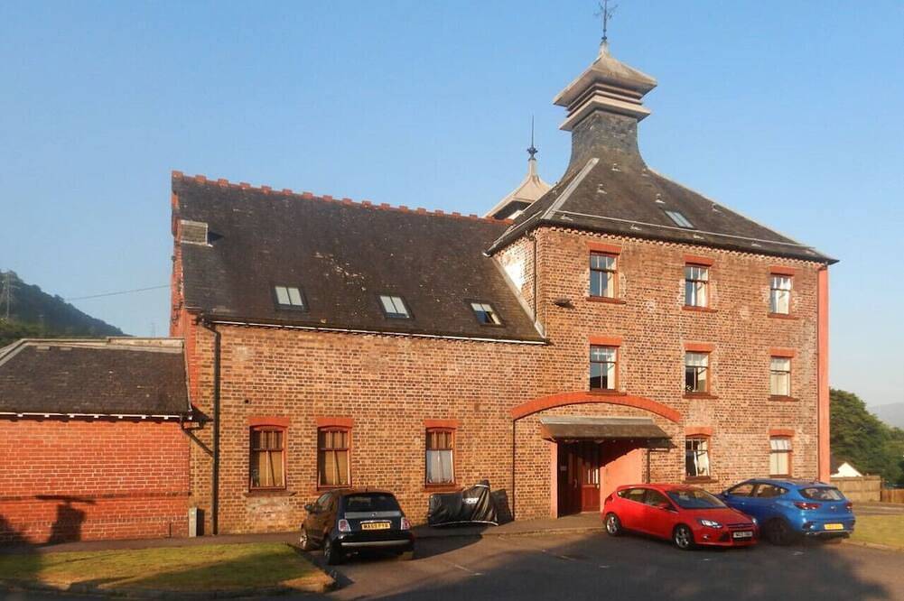 Entire apartment, Old Whisky Distillery Apartment in Fort William in Nevis Range, Fort William