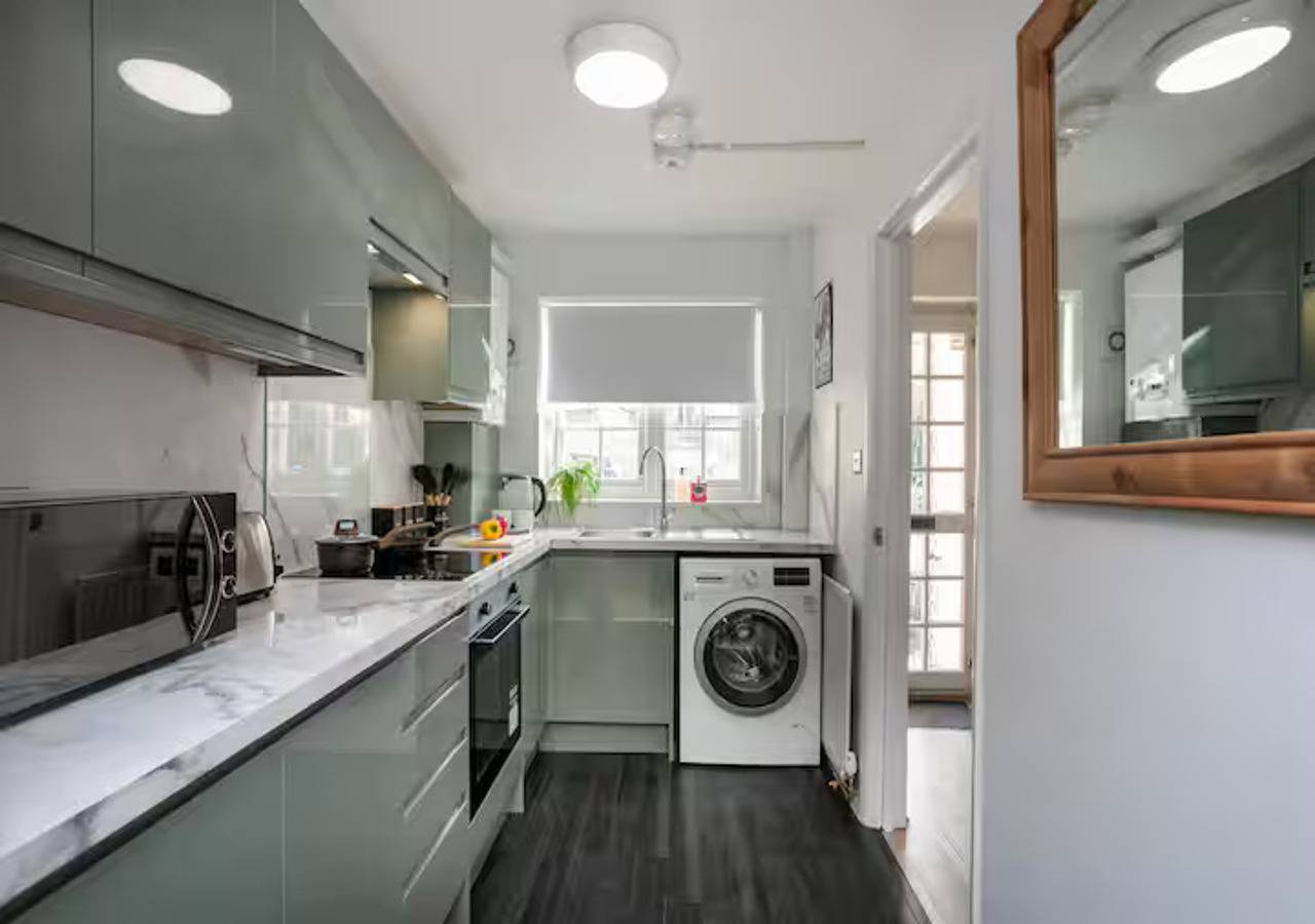 City Centre Home | Fast Wifi | Free Parking - Pass the Keys in Nottingham, East Midlands