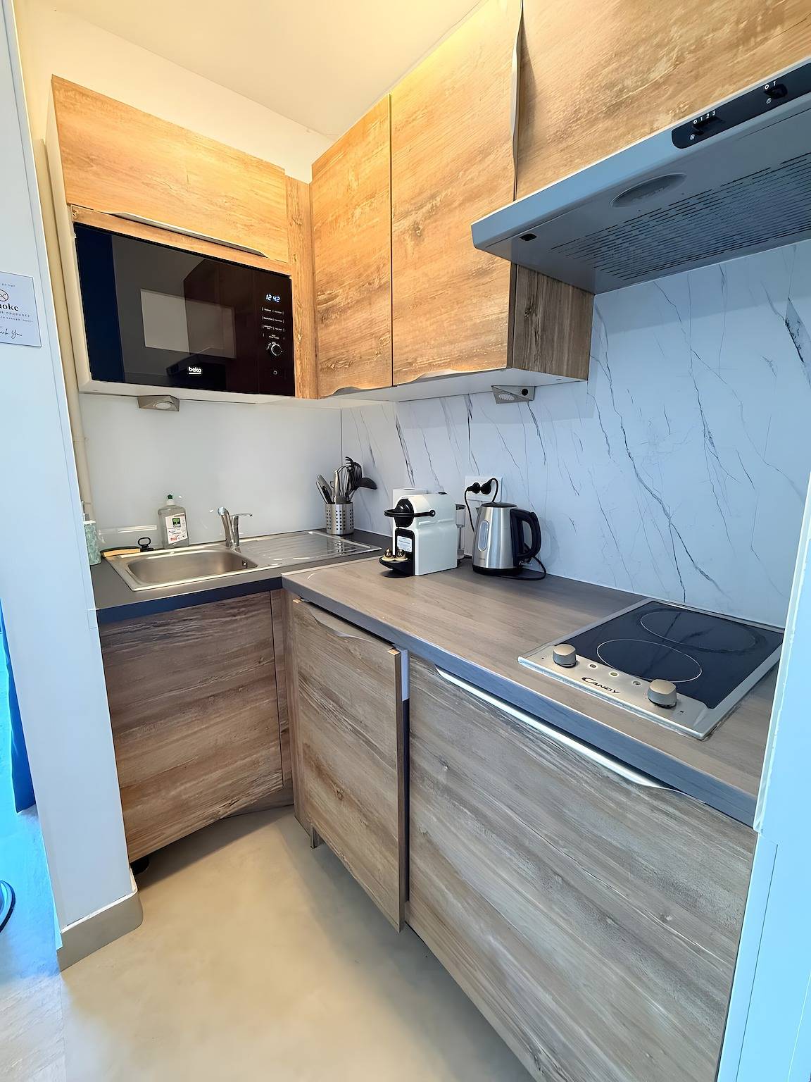 Entire apartment, Studio du Riou Apartment with Mountain View, Wi-Fi, and Air Conditioning in Mandelieu-la-Napoule, Massif de l'Esterel