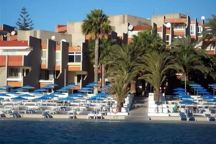 Gîte pour 4 personnes, avec jardin ainsi que terrasse et piscine dans Las Galletas